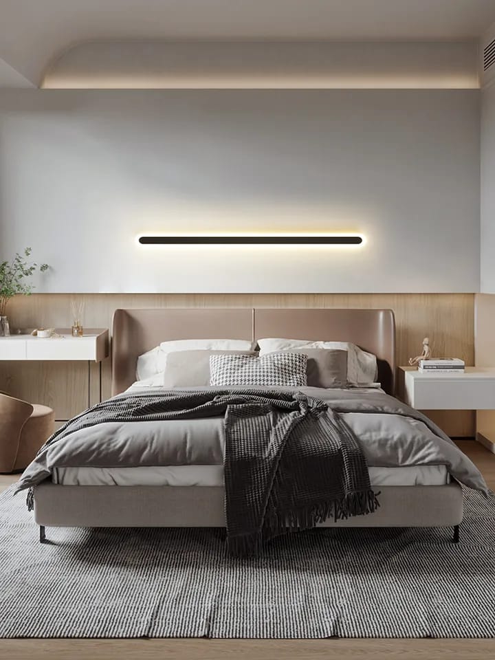 Linear Shade Metal Wall Light